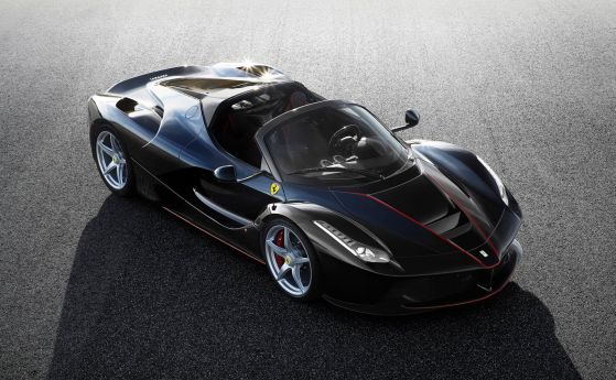 Ferrari в Париж: LaFerrari кабриолет и ексклузивното GTC4Lusso T