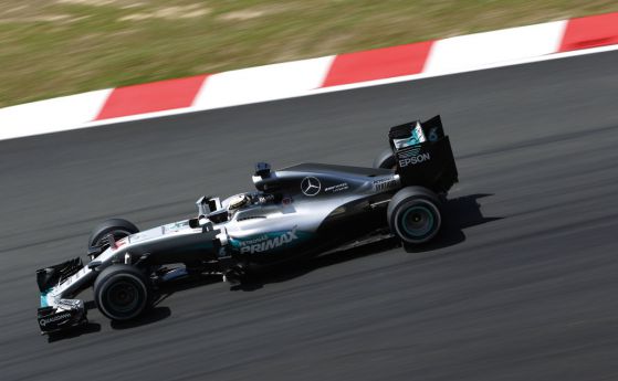 F1: Хамилтън тръгва пръв в Малайзия с рекорд на трасето