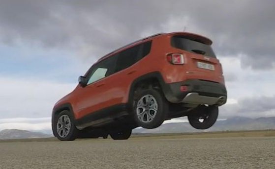 Дефект вдига задницата на Jeep Renegade при аварийно спиране (видео)