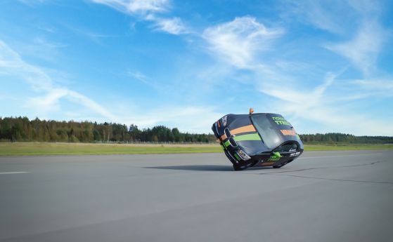 Nokian Tyres и Vianor поставиха световен рекорд за скорост с автомобил на две гуми