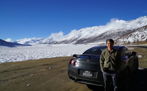 Сингапурец качи Nissan GT-R на базов лагер под Еверест
