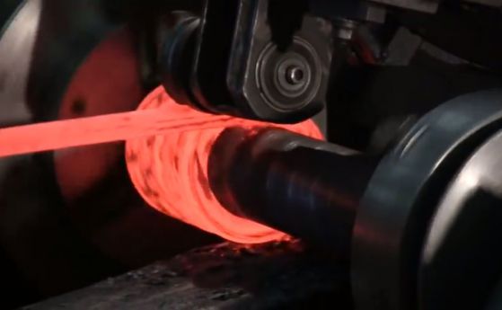 Вижте как се правят пружините на окачването (видео)