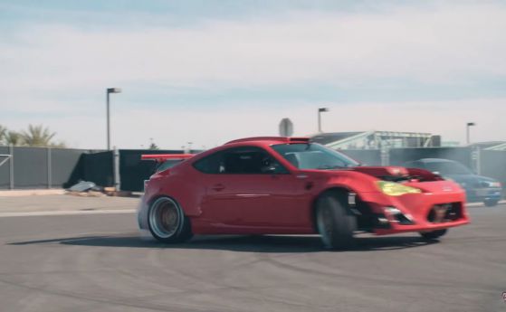 Какво се случва, когато трансплантираш двигател от Ferrari на Toyota (видео)