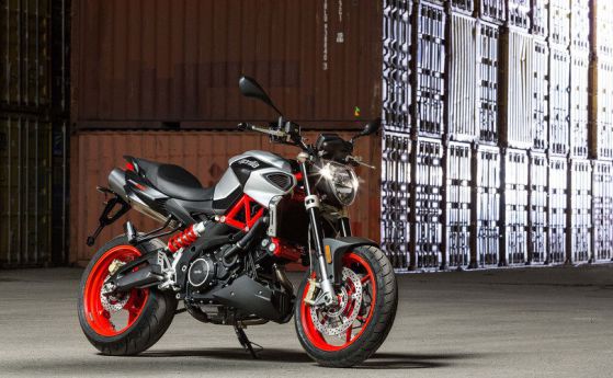 Aprilia наду Shiver до 900 кубика за 2017 г.