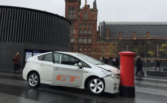 The Grand Tour се промотира с... катастрофирали Toyota Prius