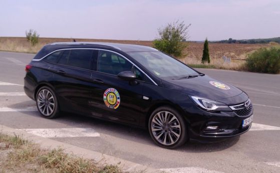 Емоционално комби: тест Opel Astra Sports Tourer
