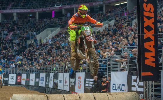 Брилянтен дебют за Кабакчиев в Световния SuperEnduro шампионат