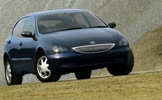 Lexus Landau: Когато японците набутаха V8 в хечбек с 4х4