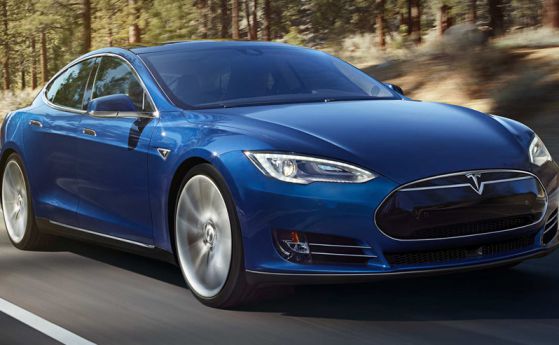 Tesla отговори на Faraday с нов софтуер (видео)