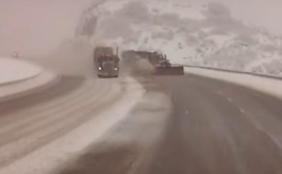 Ето защо не трябва да изпреварвате снегорини (видео)