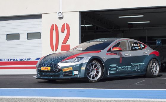 Стартира нов електрически шампионат с Tesla Model S GT (видео)