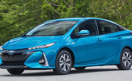 Toyota с рекордни продажби на хибриди за 2016 г.