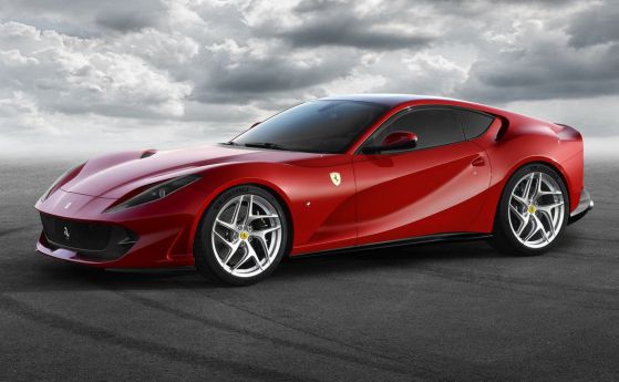Ferrari представя най-мощния си сериен модел в историята - 812 Superfast