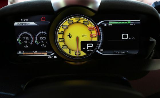 Ferrari връщали километража на старите си коли? 
