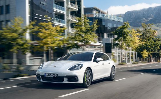 Комбито Panamera Sport Turismo e най-бързият начин да пренесете покъщнината