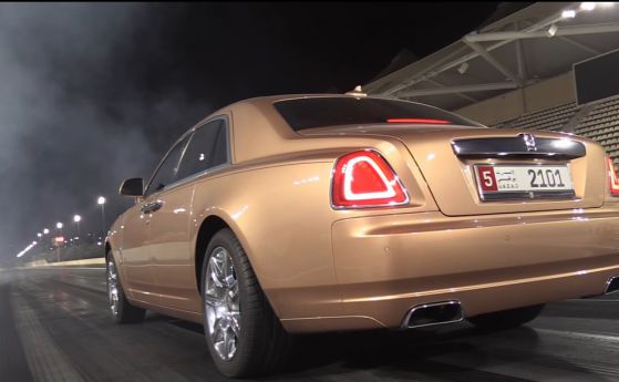 Как се справя Rolls-Royce Ghost на драг трасето? (видео)
