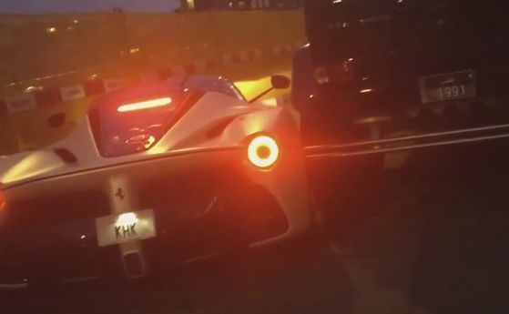 LaFerrari и G63 AMG 6x6 се разминаха на косъм от катастрофа (видео)
