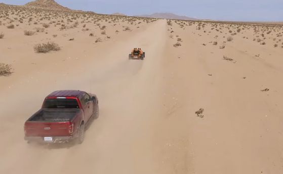 Ford F-150 Raptor срещу Ariel Nomad в офроуд битка (видео)