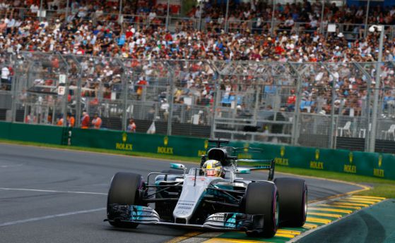 F1: Хамилтън тръгва от първа позиция в Австралия