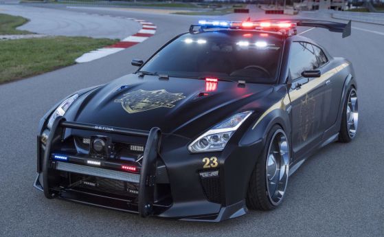 Nissan показва брутален полицейски GT-R в Ню Йорк