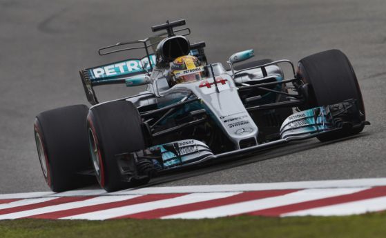 F1: Хамилтън отново пред Фетел на старта в Китай