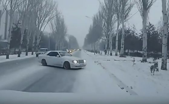 10 минути катастрофи единствено и само с Mercedes (видео) 