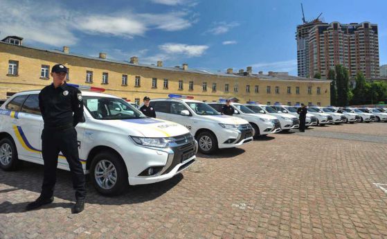 Украинската полиция се сдоби с над 600 хибридни Mitsubishi-та (видео)