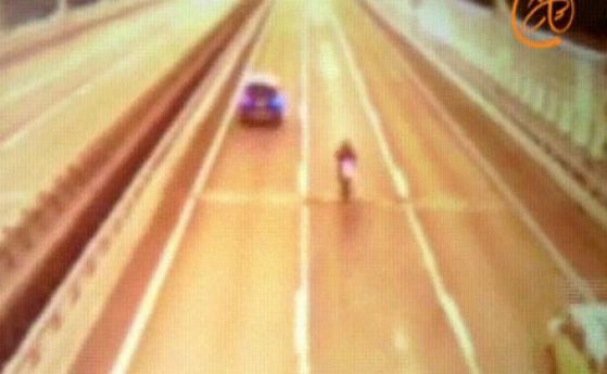 Моторист разпиля близо 190 хиляди евро на път в Русия (видео)