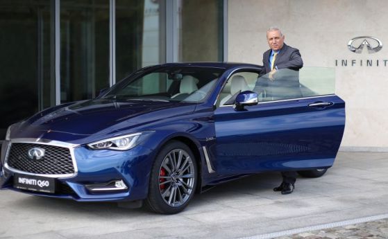 Христо Стоичков тества Infiniti Q60