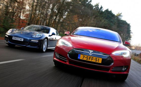 Tesla направи за смях Porsche Cayman GT4 (видео)