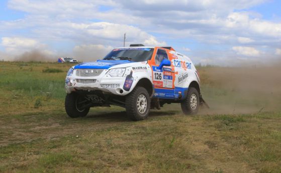 Петър Ценков на старта на Silk Way Rally 2017