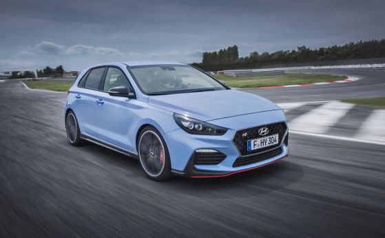 Hyundai показа горещия хечбек i30N и купе-седана i30 Fastback