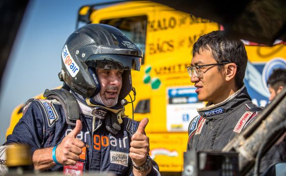 Ценков и Николов преодоляха първата половина на Silk Way Rally 2017
