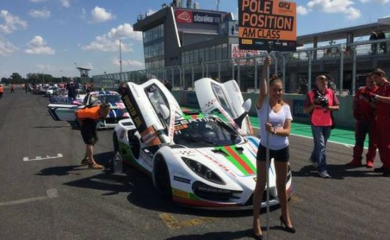 Иван Влъчков и Sin R1 с победа в GT4 сериите