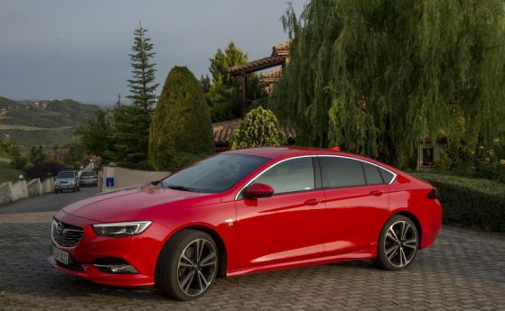 Достъпният премиум: тест Opel Insignia Grand Sport