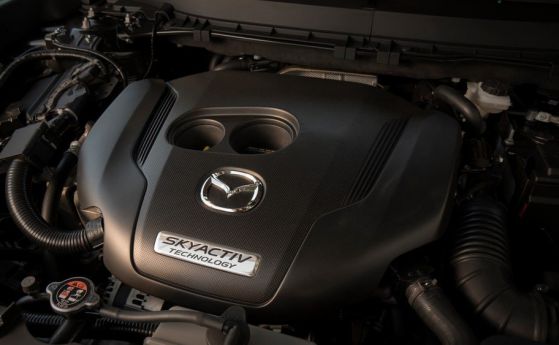 Mazda разкарва искрата от бензиновия двигател
