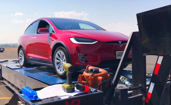 Tesla Model X 90D даде 487 к.с. на диното (видео)
