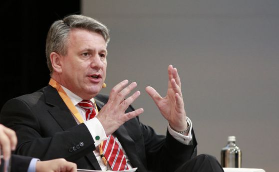 Шефовете на Shell карат... електрички и хибриди 