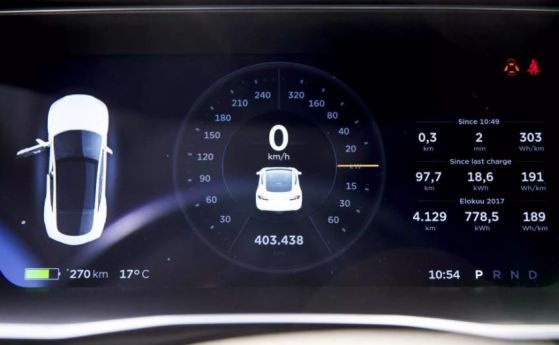 Финландски таксиджия навъртя 400 хиляди километра с Tesla Model S