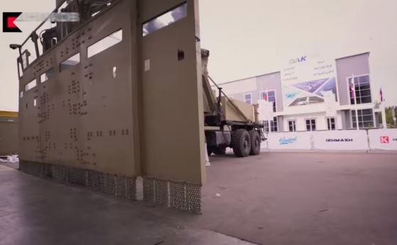 Калашников направи стена на колела срещу размирици (видео)