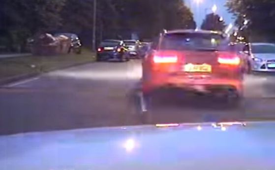 Крадено Audi RS6 избяга от полицията с две спукани гуми (видео)