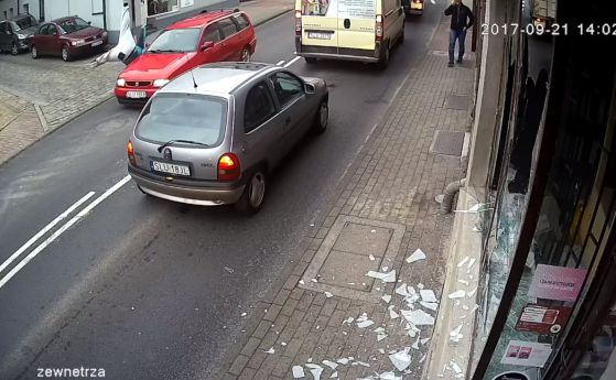 Съдбата наказа злосторник по жесток начин (видео)