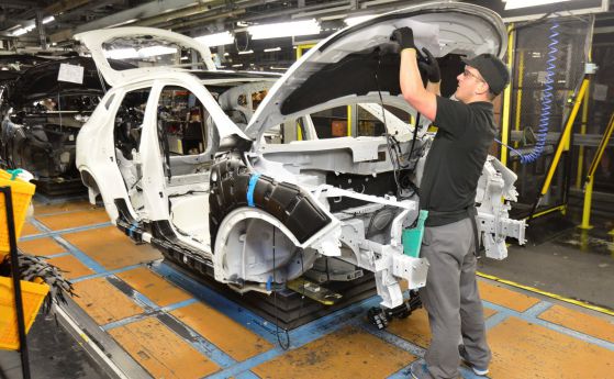 Избухна война между Nissan и японските власти