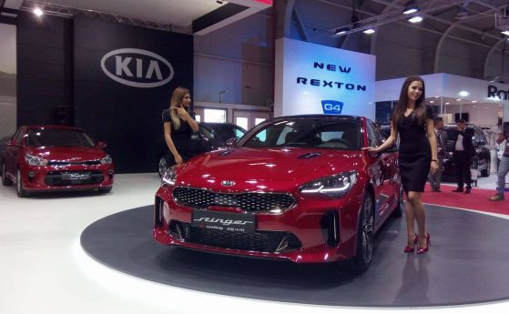 KIA Stinger и Stonic хвърлят ръкавица на "европейците" в София