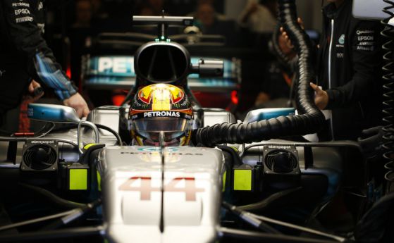 F1: Хамилтън доминира в квалификацията в САЩ