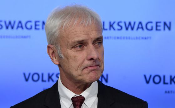 Шефът на VW критикува Tesla за слаби продажби и загуби