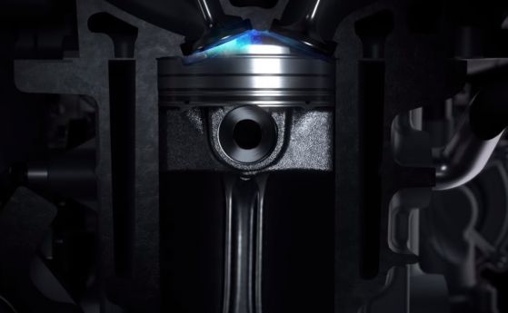 Mazda създаде нечуван бензинов двигател (видео)