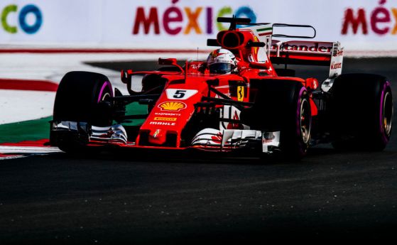 F1: Фетел потегля първи в Мексико в опит за оцеляване