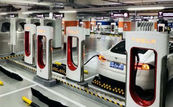 Tesla откри най-голямата си станция за зареждане в Китай