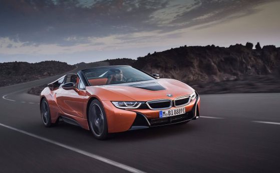 BMW показва дългоочаквания i8 Roadster в Лос Анджелис (видео)